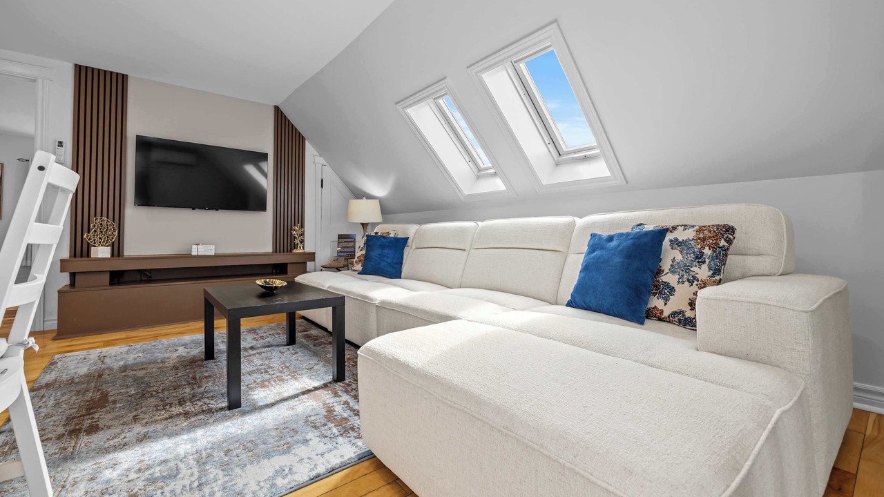 Photo of Livingroom in Queens Square