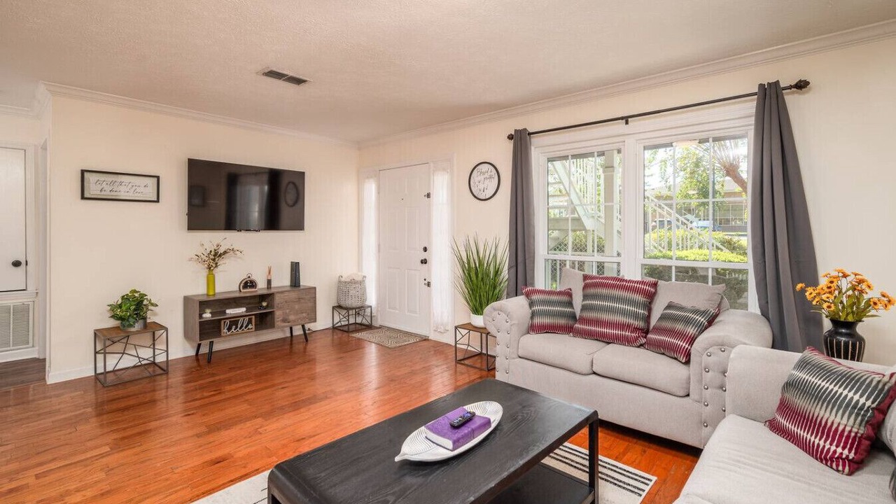 Photo of Livingroom in Starkville