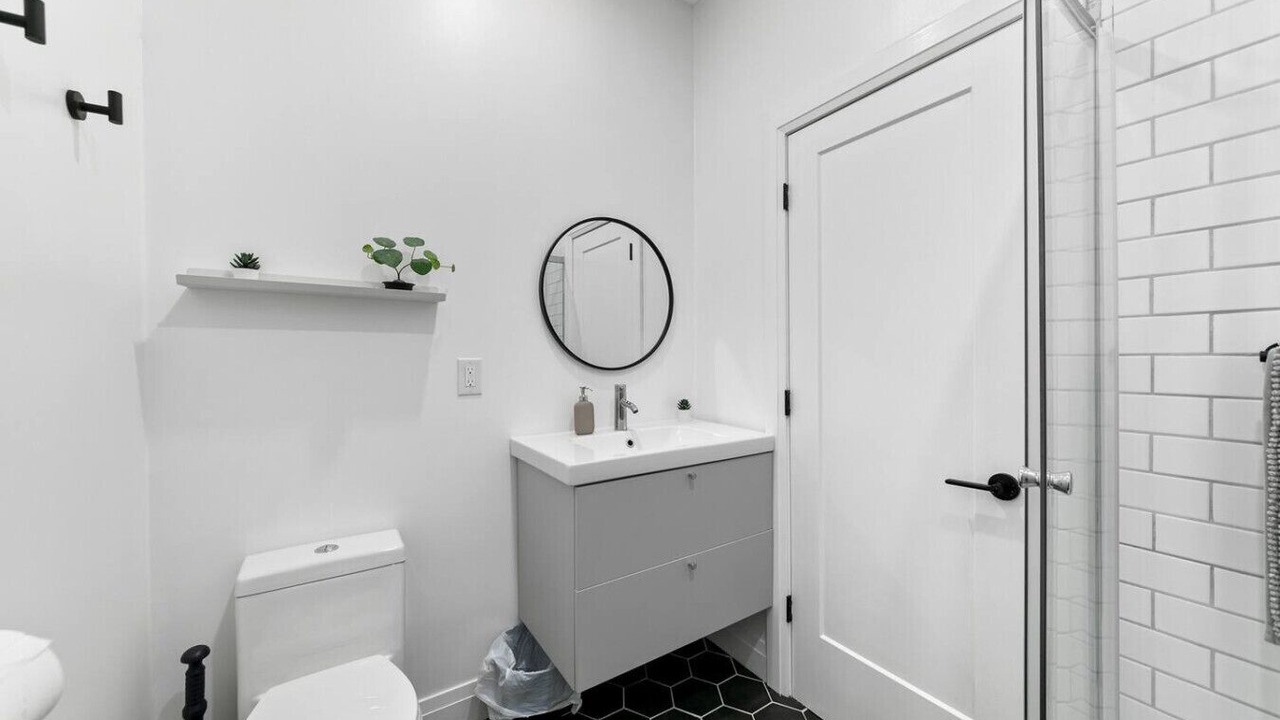 Photo of Bathroom in LaSalle