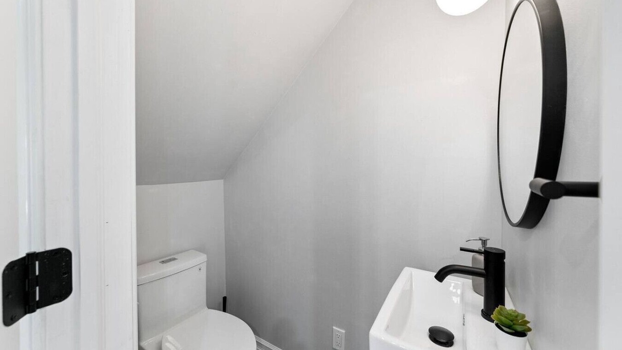 Photo of Bathroom in LaSalle
