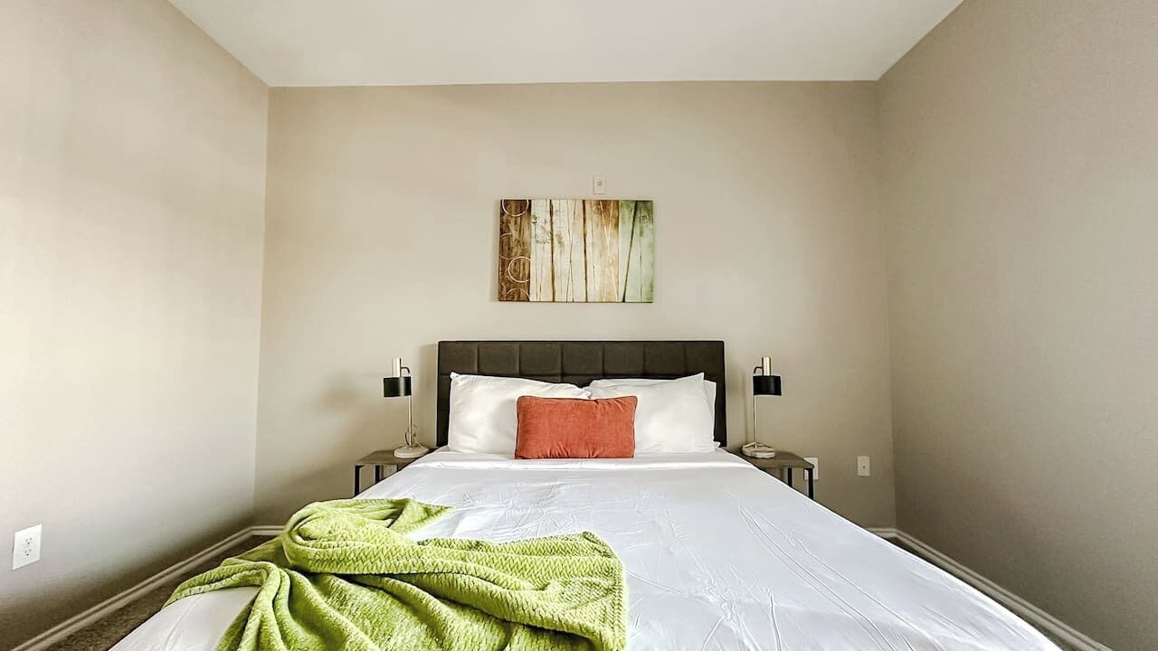 Photo of Bedroom in South Side