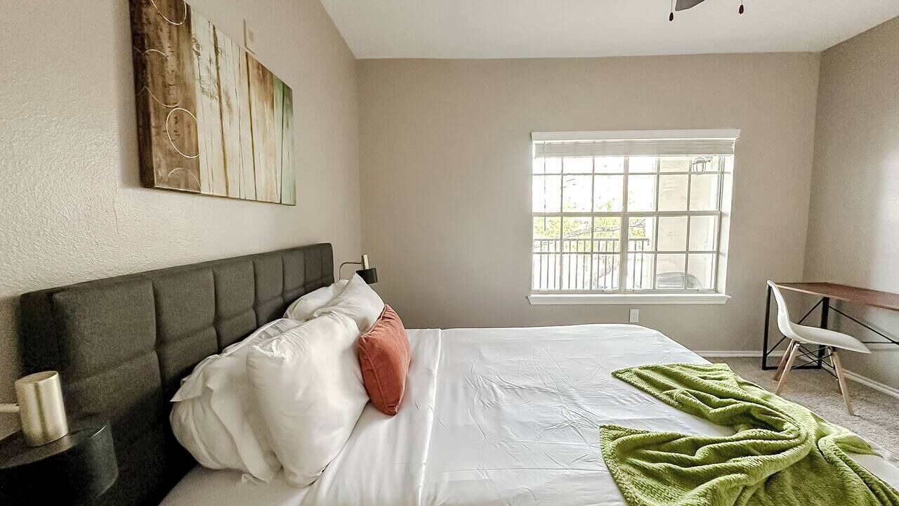 Photo of Bedroom in South Side