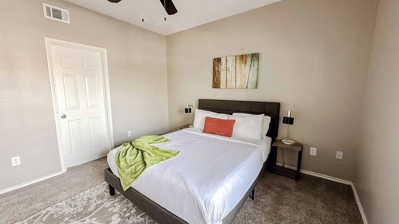 Photo of Bedroom in South Side
