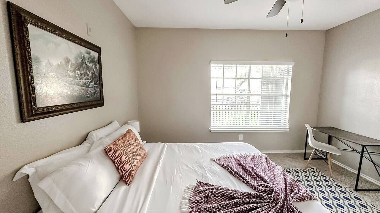 Photo of Bedroom in South Side