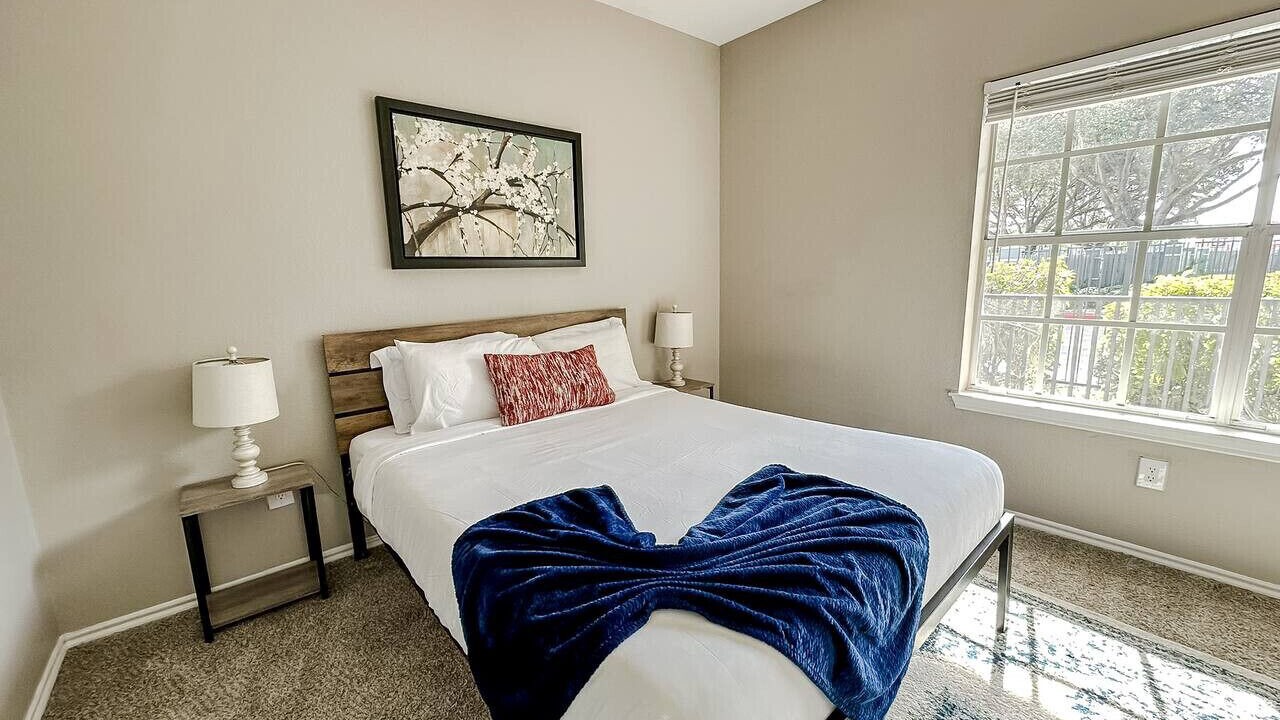 Photo of Bedroom in South Side