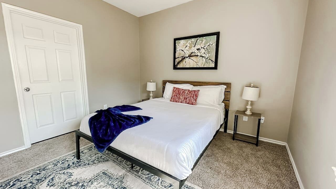 Photo of Bedroom in South Side