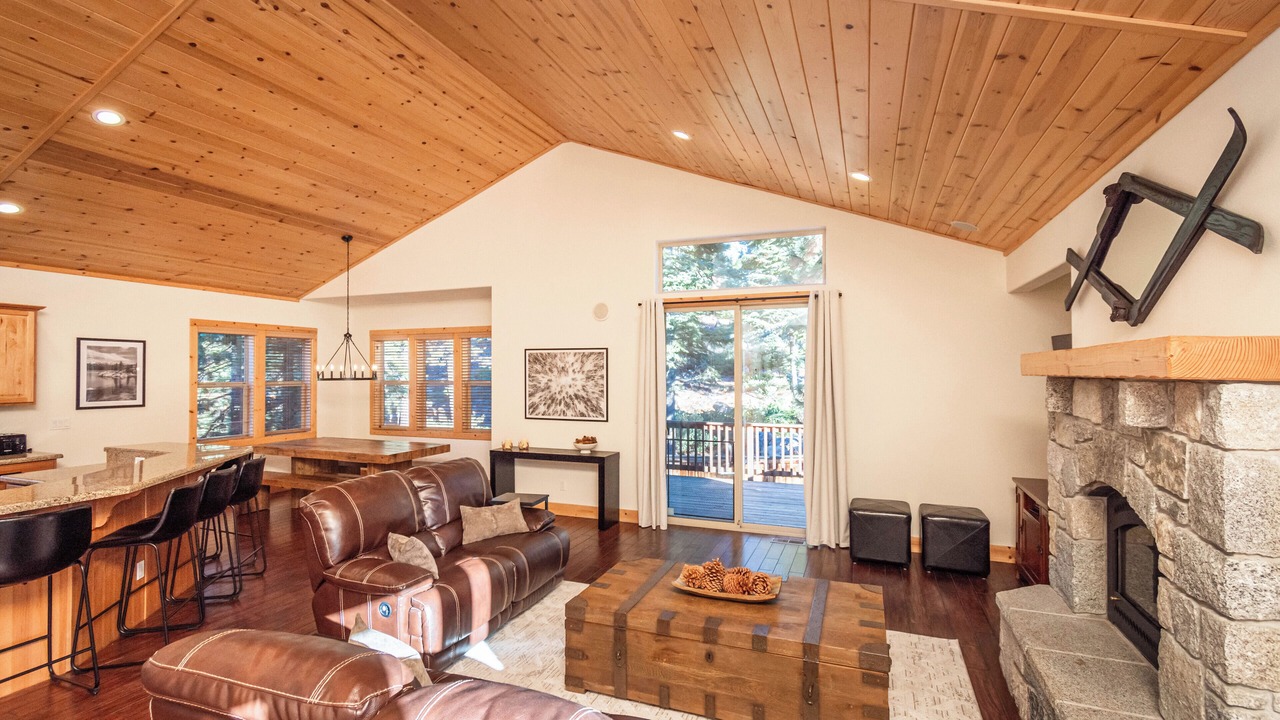 Photo of Livingroom in Carnelian Bay