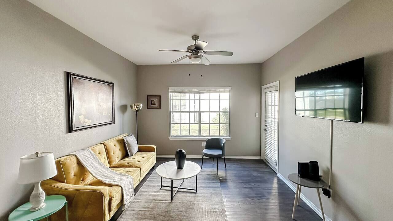 Photo of Livingroom in South Side