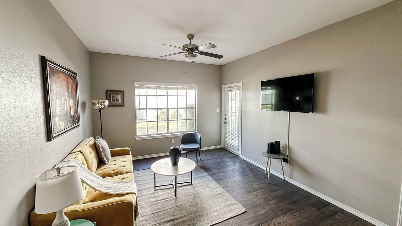 Photo of Livingroom in South Side
