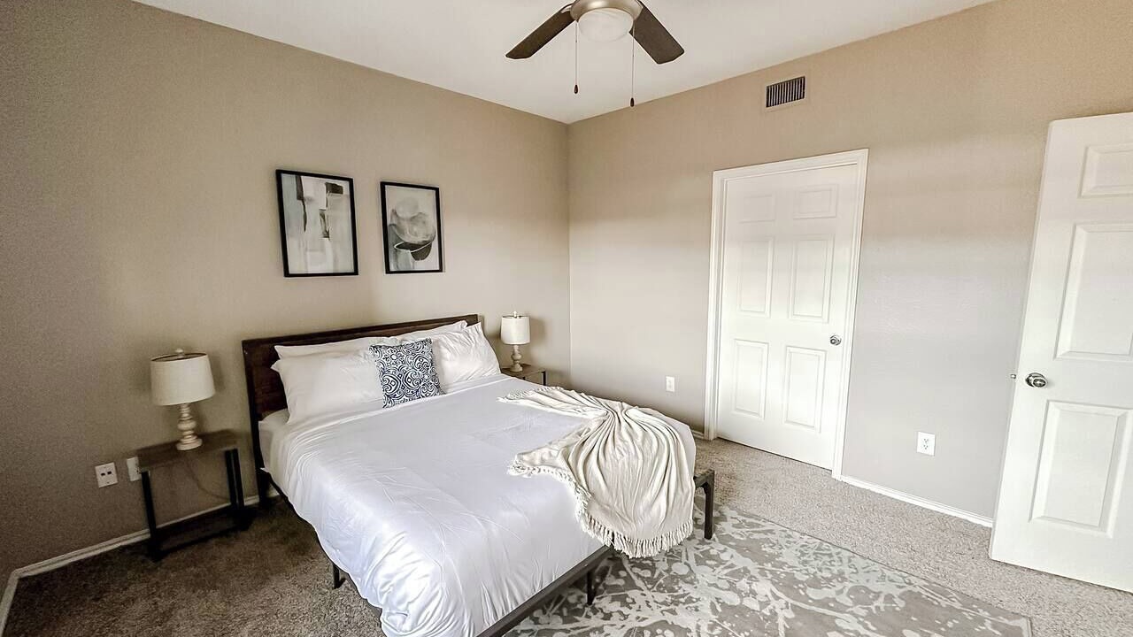 Photo of Bedroom in South Side