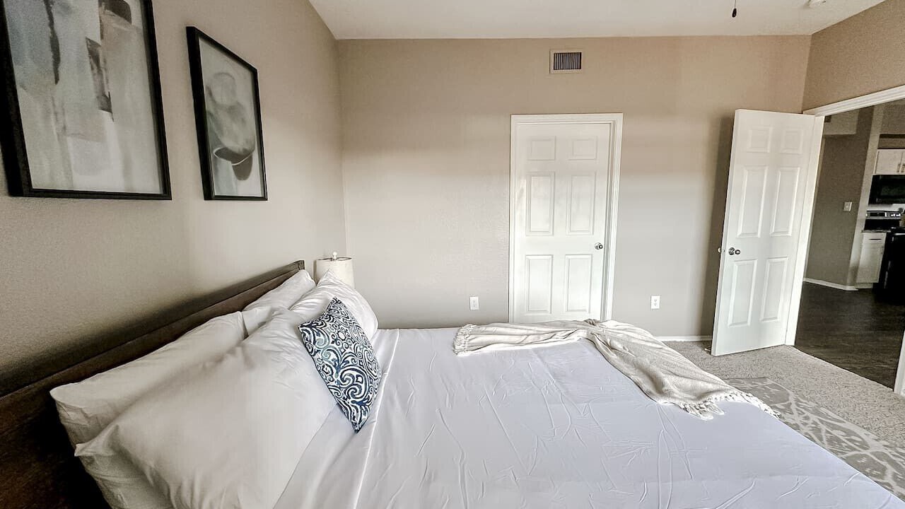 Photo of Bedroom in South Side