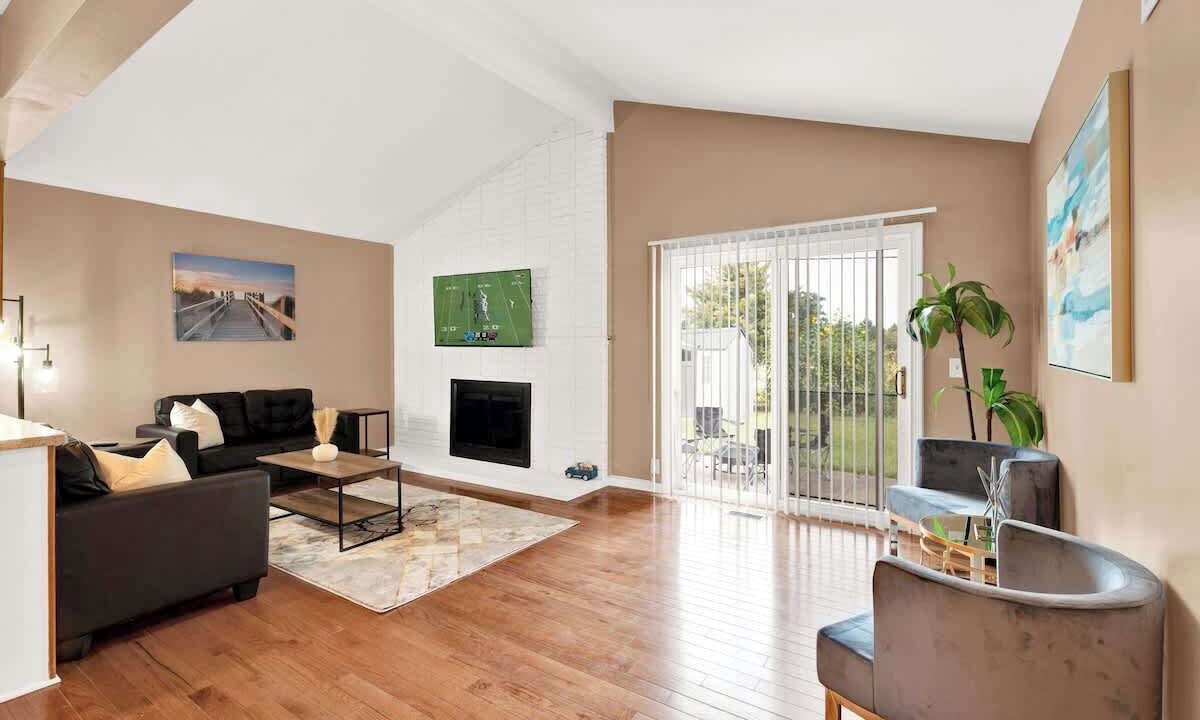 Photo of Livingroom in Sterling Heights