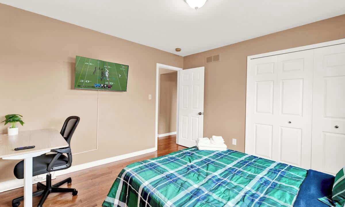 Photo of Bedroom in Sterling Heights