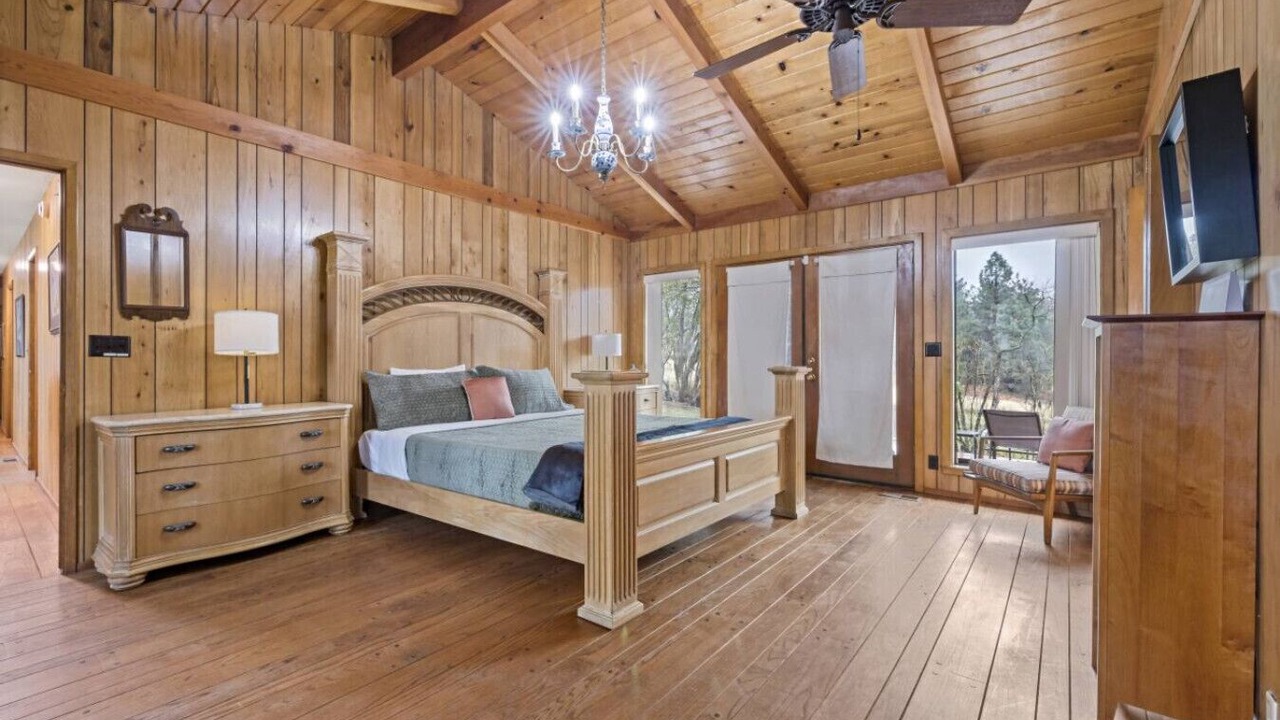 Photo of Others in Apple Hill