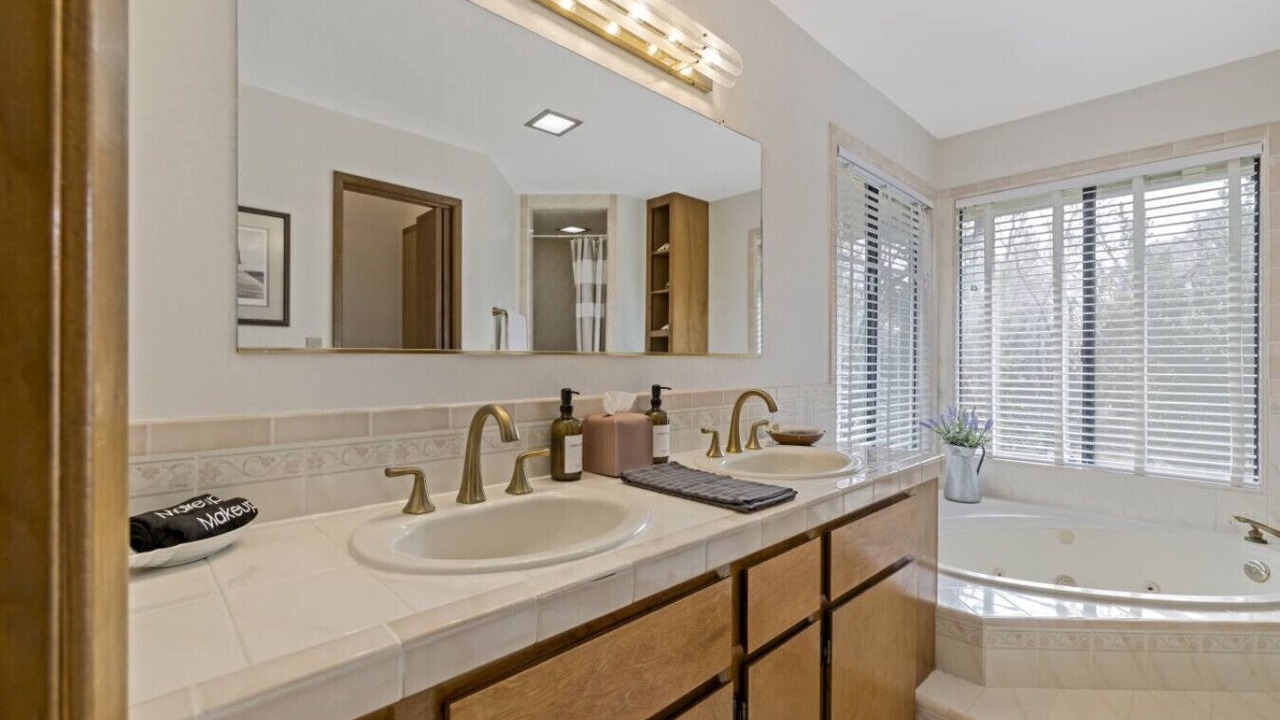 Photo of Others in Apple Hill