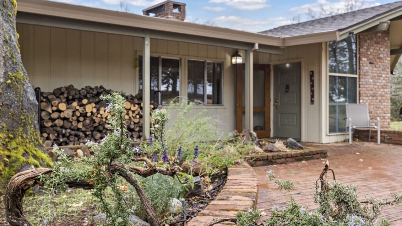 Photo of Others in Apple Hill