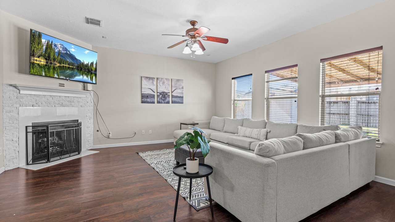 Photo of Livingroom in Baytown