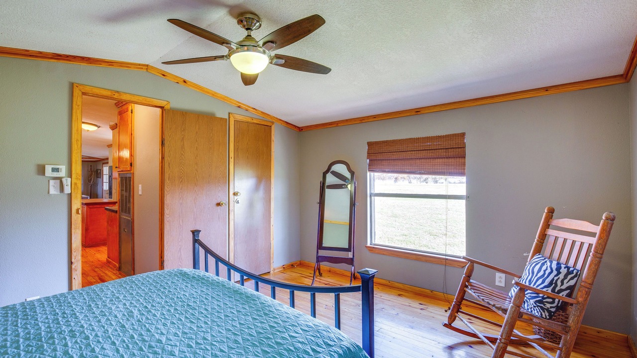 Photo of Bedroom in Quinlan