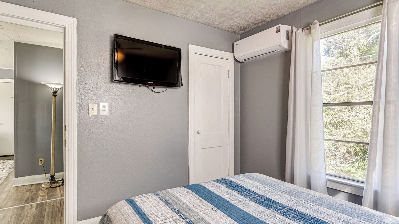 Photo of Bedroom in Lakeview  Jefferson County