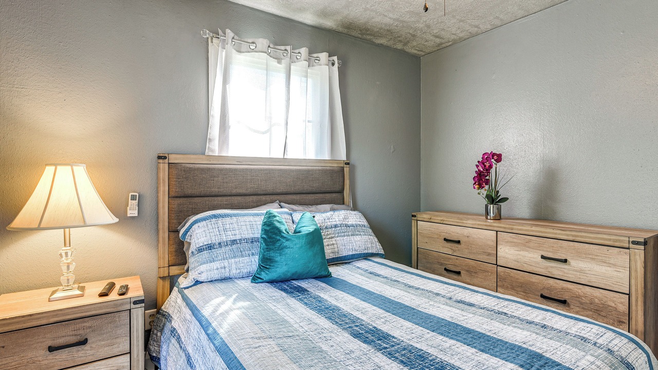 Photo of Bedroom in Lakeview  Jefferson County