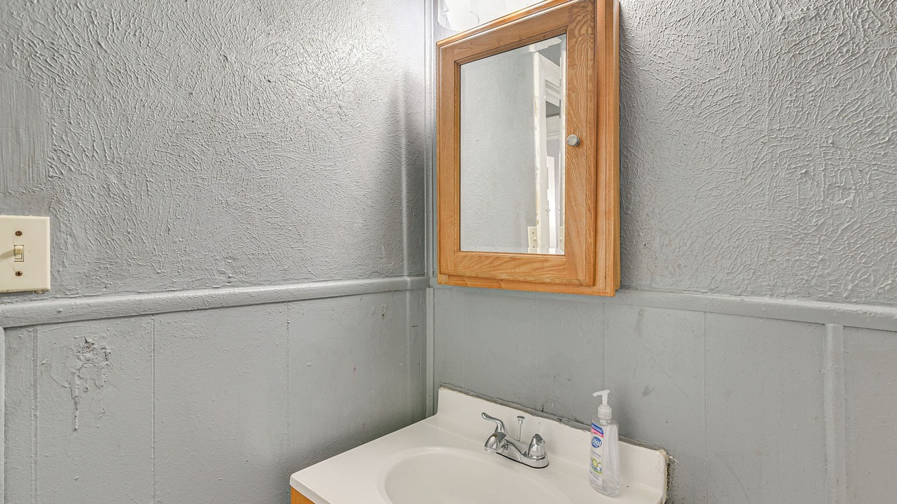 Photo of Bathroom in Lakeview  Jefferson County