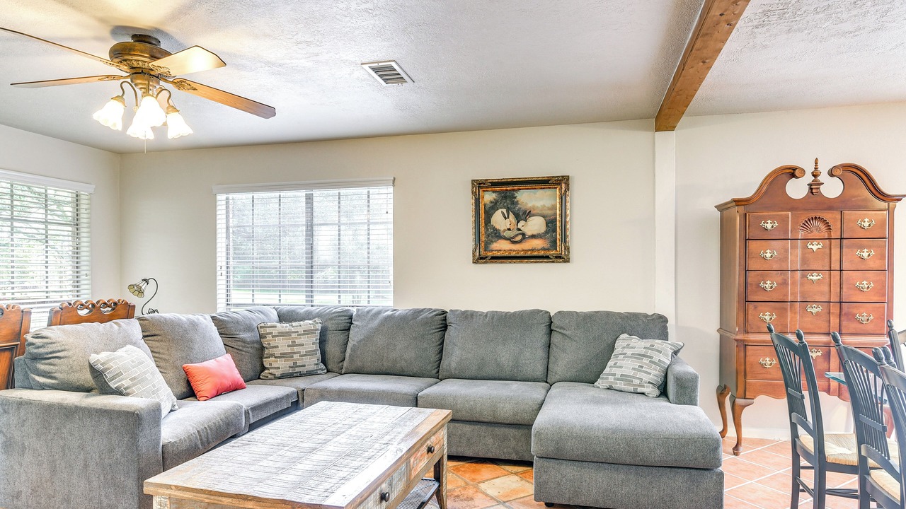 Photo of Livingroom in Manvel