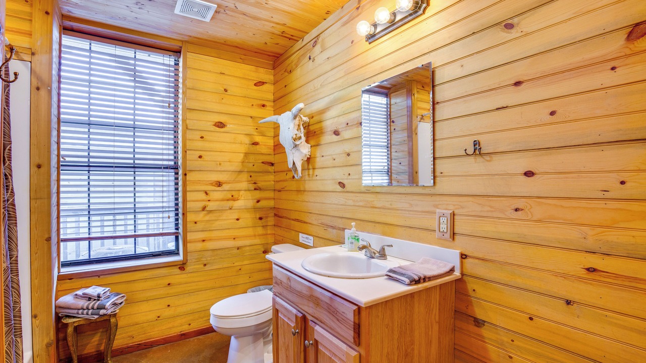 Photo of Bathroom in Quinlan