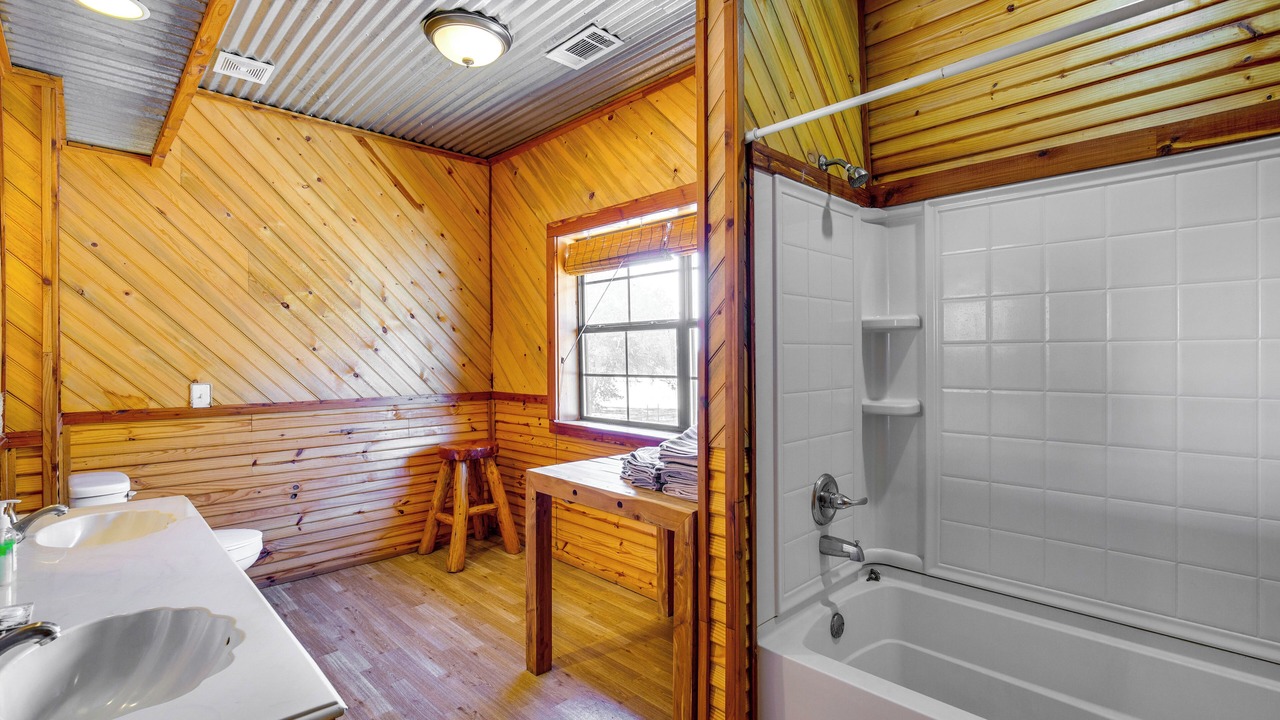 Photo of Bathroom in Quinlan