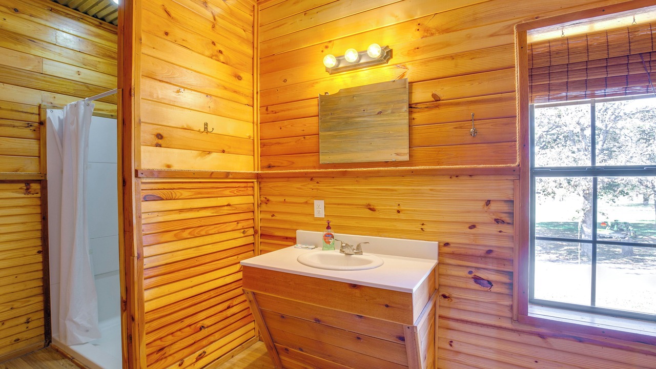 Photo of Bathroom in Quinlan