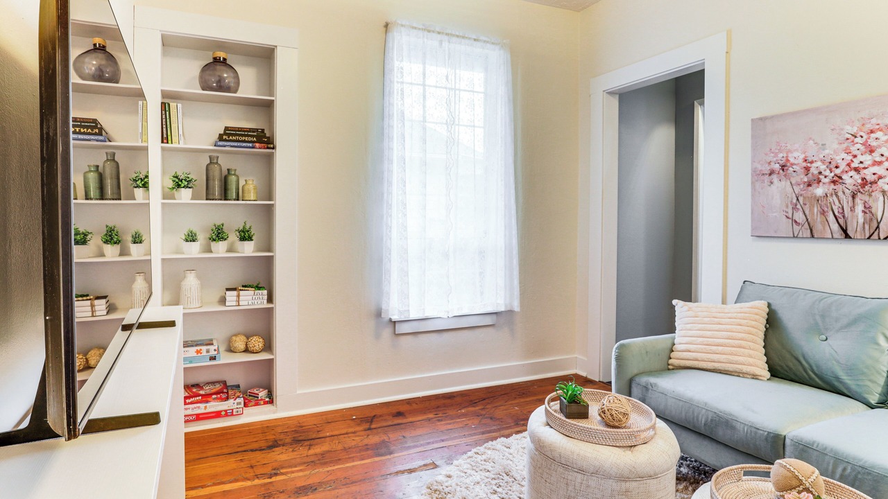Photo of Livingroom in Forest Grove