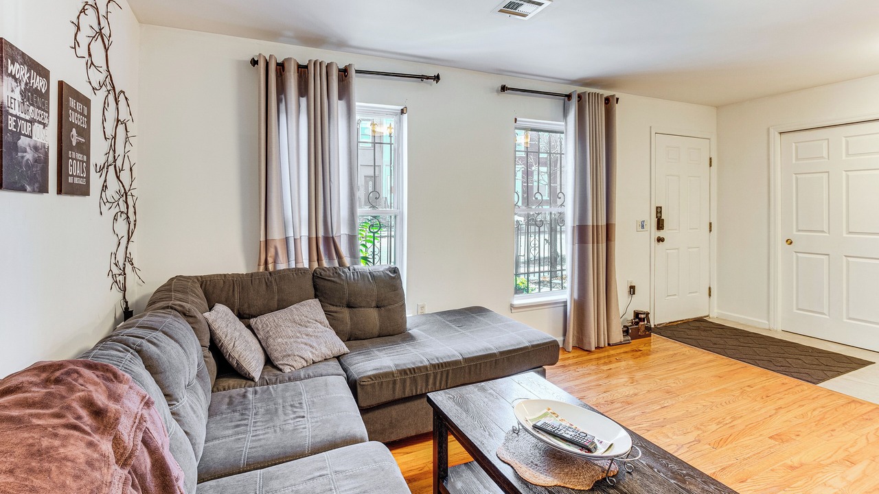 Photo of Livingroom in Jersey City