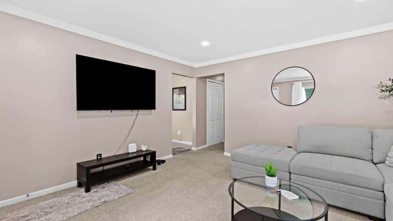 Photo of Livingroom in Dearborn Heights