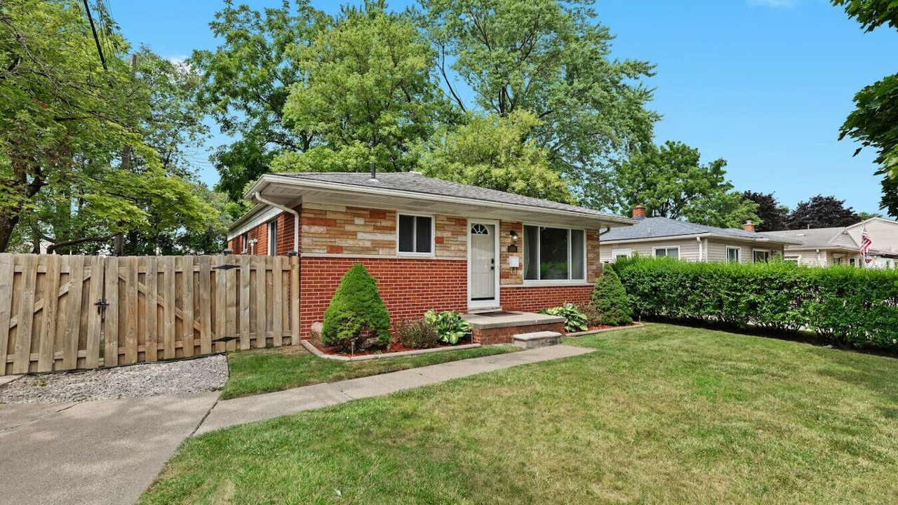 Photo of Outdoor in Dearborn Heights