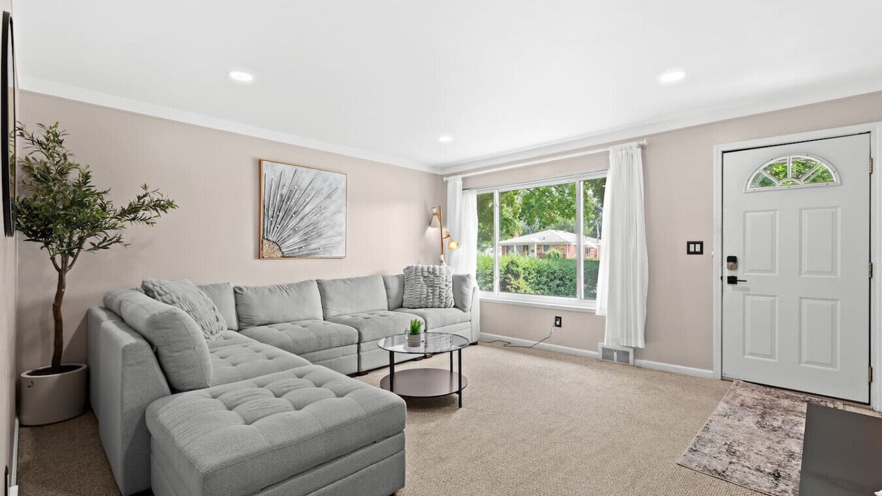 Photo of Livingroom in Dearborn Heights