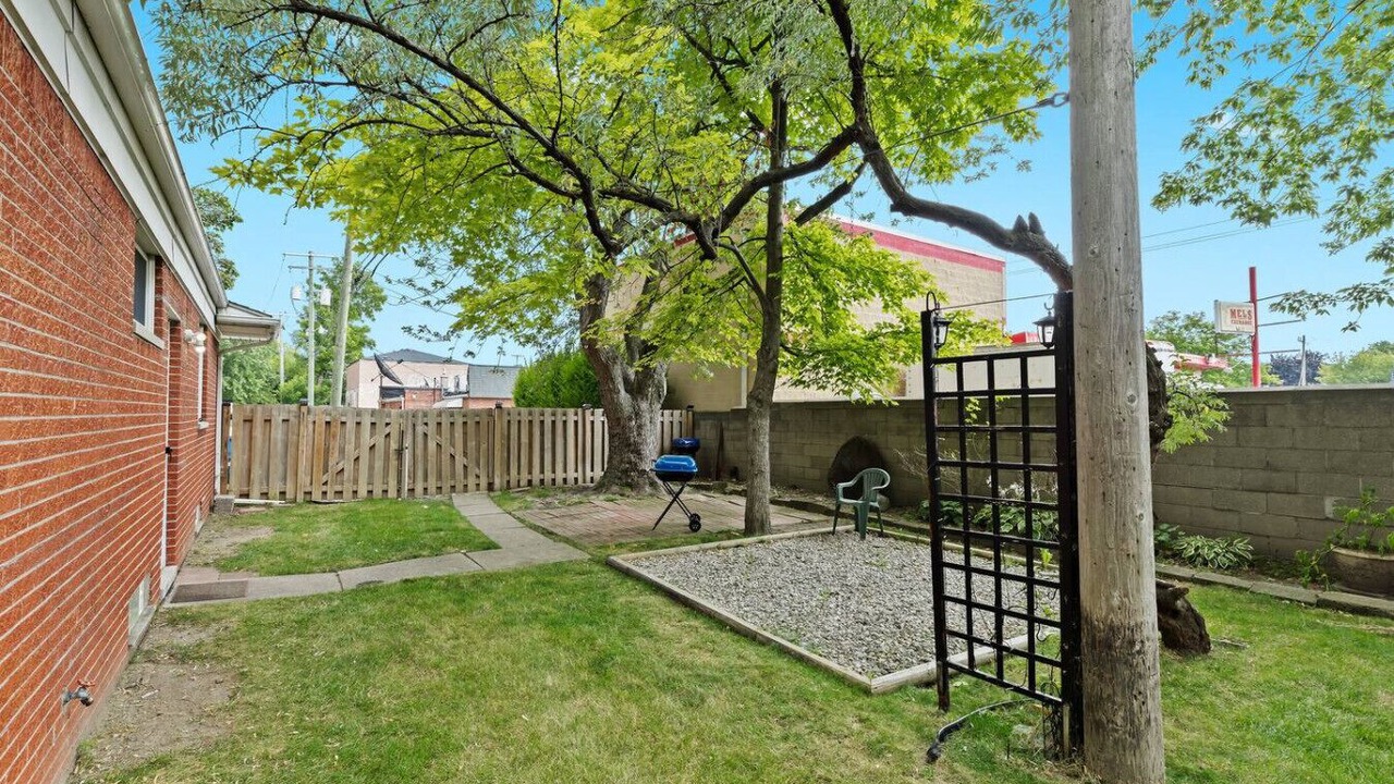 Photo of Outdoor in Dearborn Heights