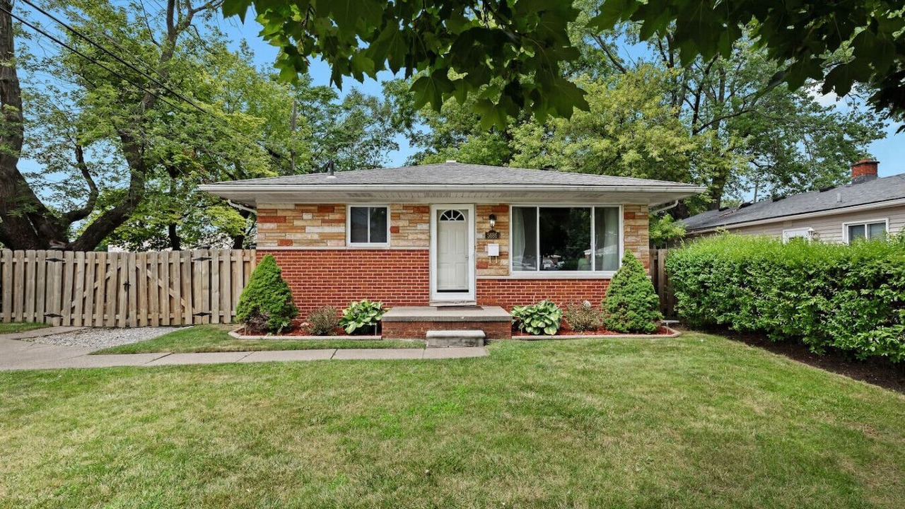 Photo of Outdoor in Dearborn Heights