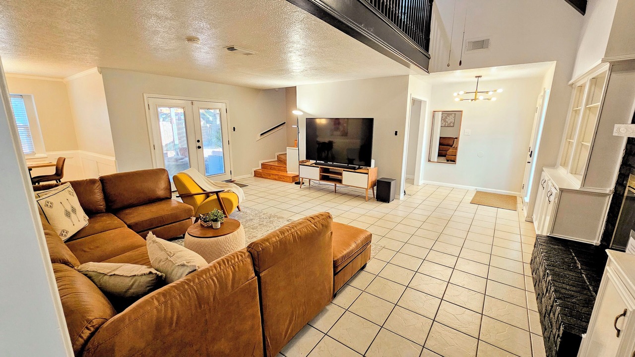 Photo of Livingroom in Spring
