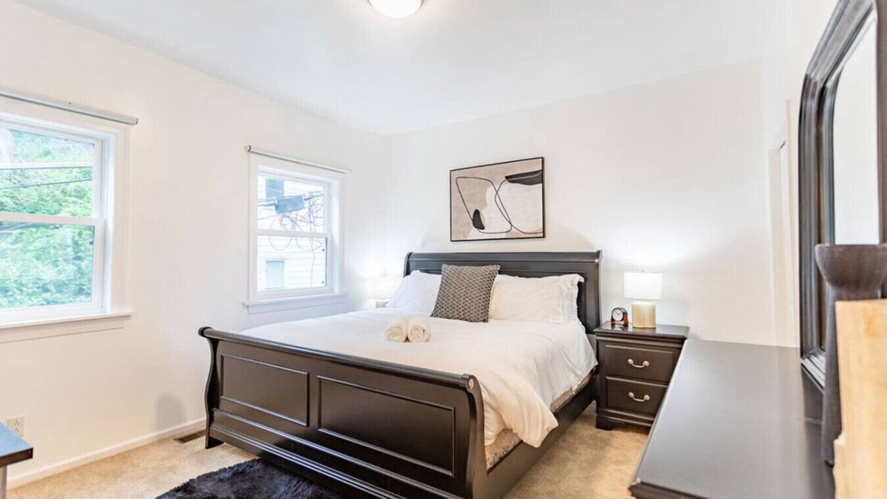 Photo of Bedroom in East Allegheny