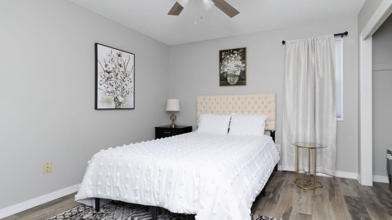 Photo of Bedroom in Urbandale