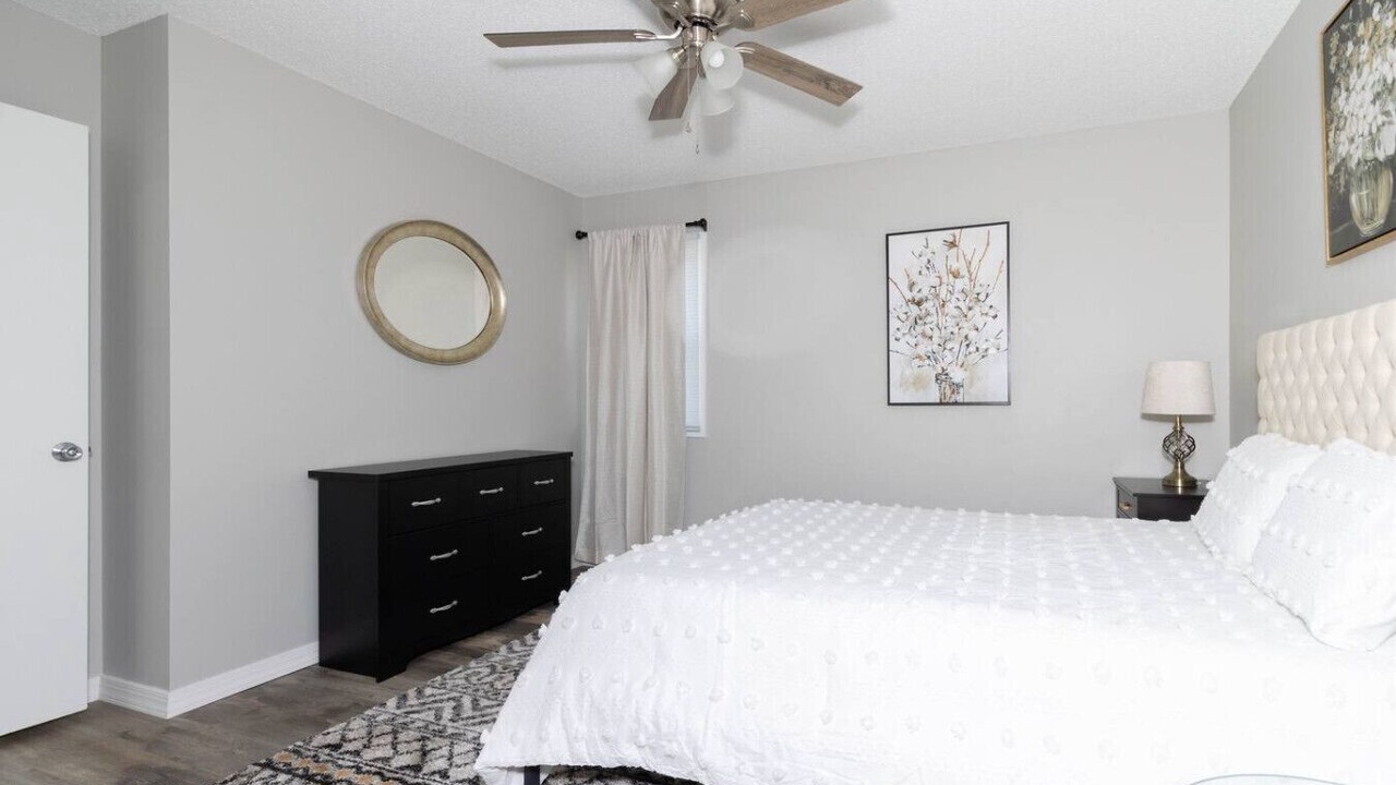 Photo of Bedroom in Urbandale