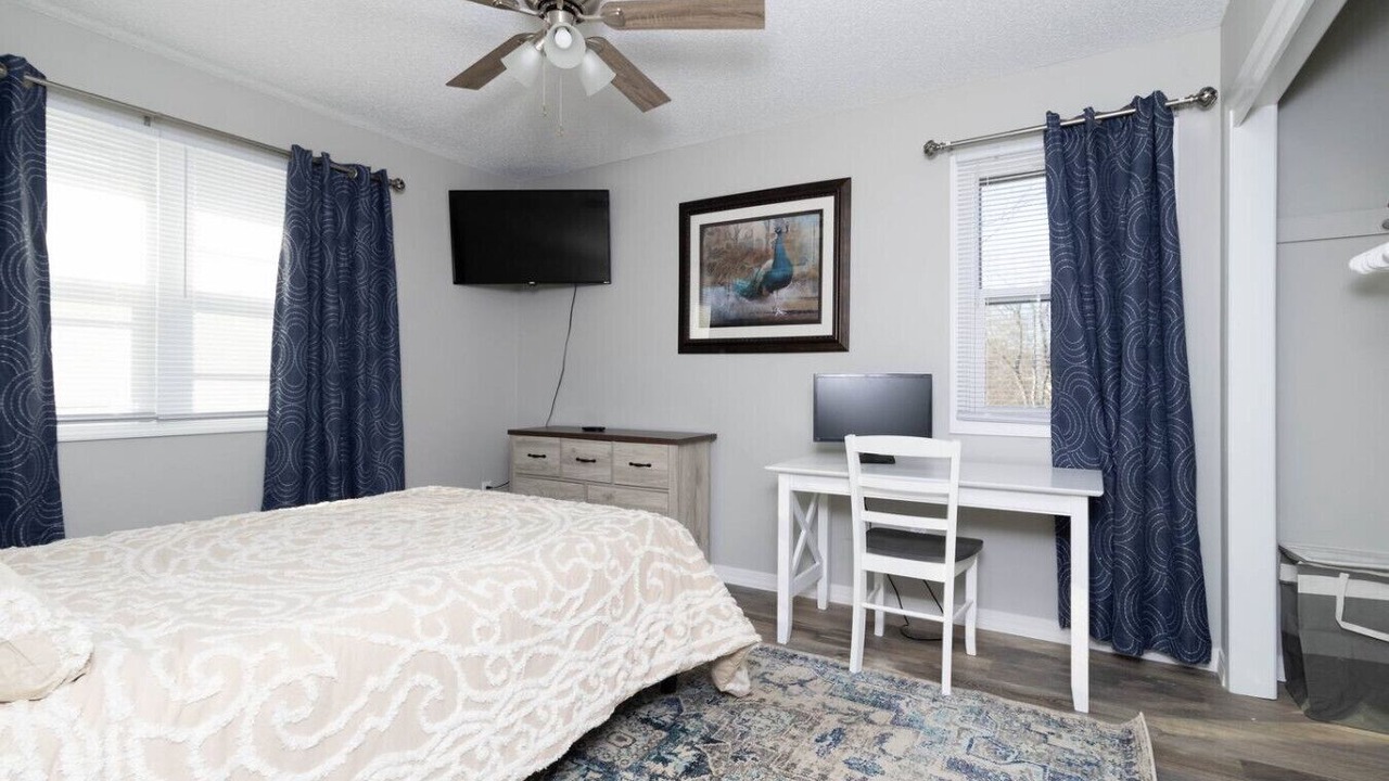 Photo of Bedroom in Urbandale