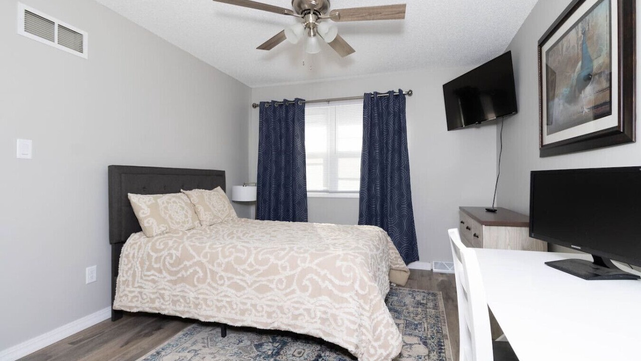 Photo of Bedroom in Urbandale