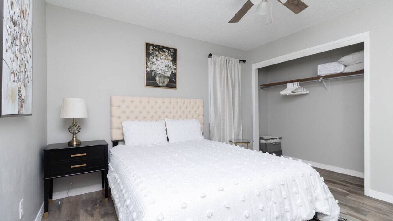 Photo of Bedroom in Urbandale