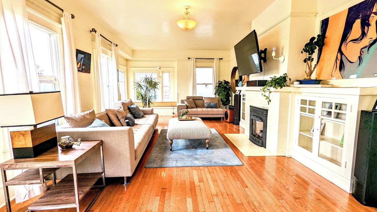 Photo of Livingroom in Golden Hill