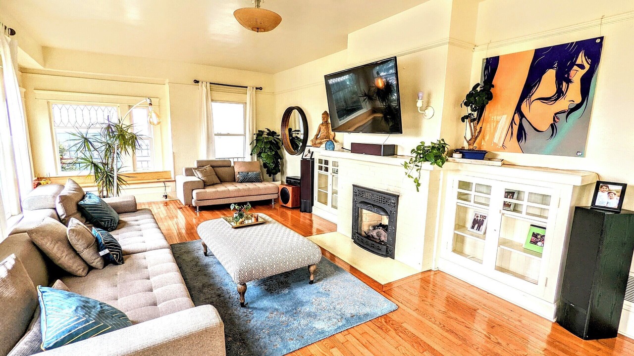 Photo of Livingroom in Golden Hill