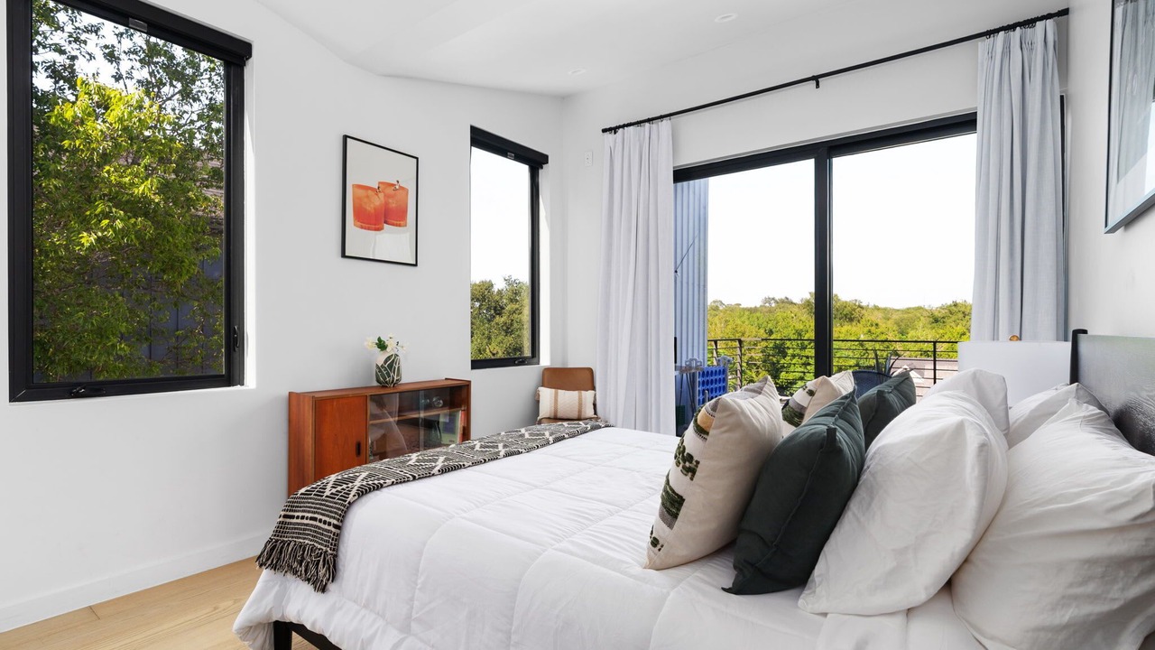 Photo of Bedroom in MLK