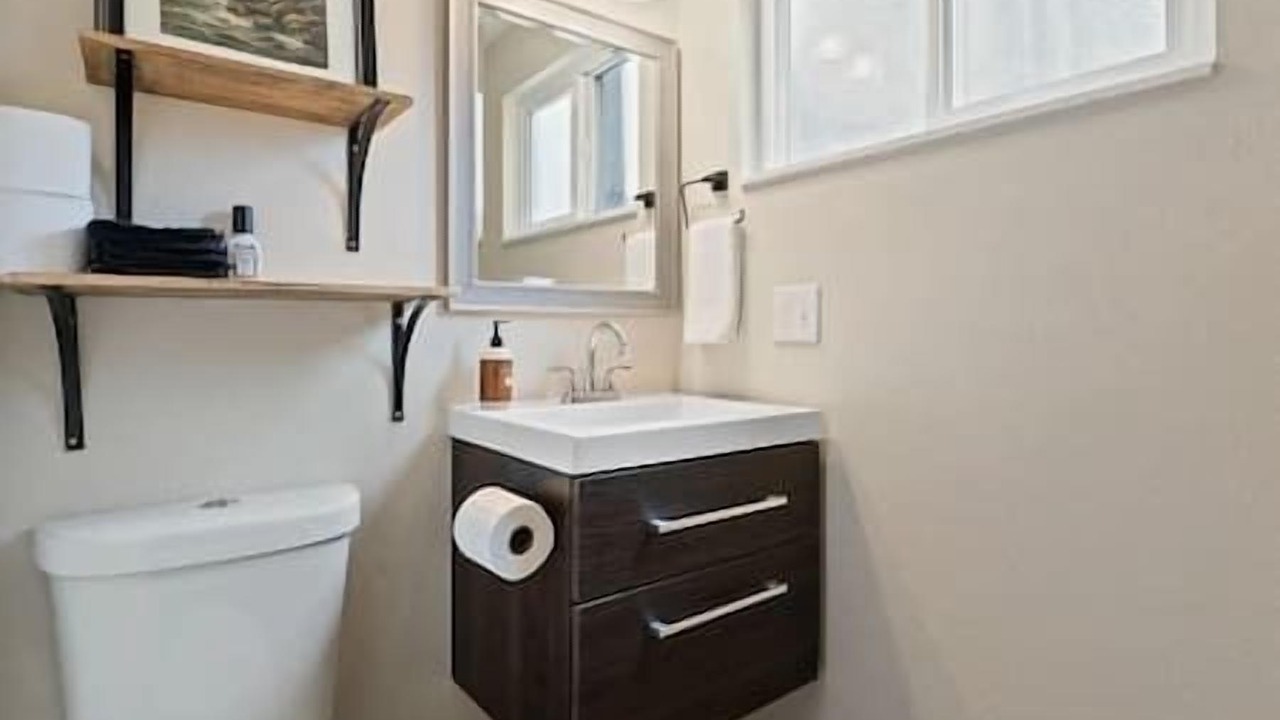Photo of Bathroom in Lincoln Heights