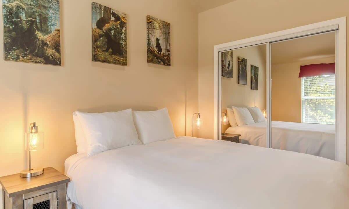 Photo of Bedroom in West Yellowstone