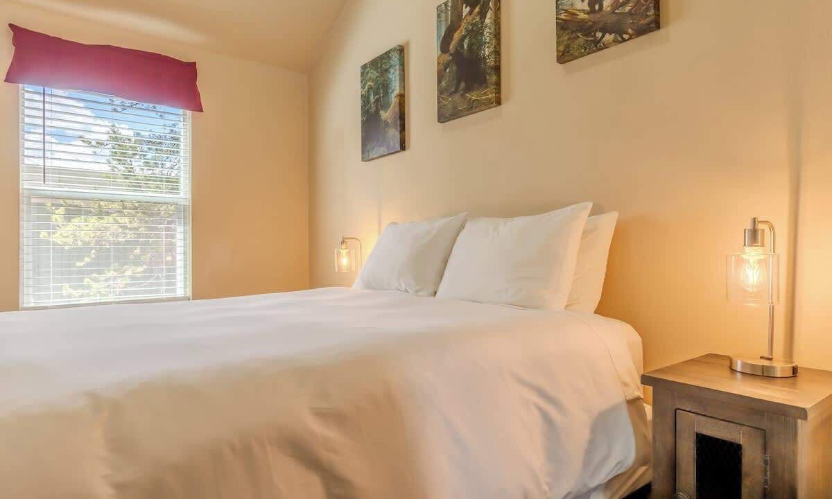 Photo of Bedroom in West Yellowstone