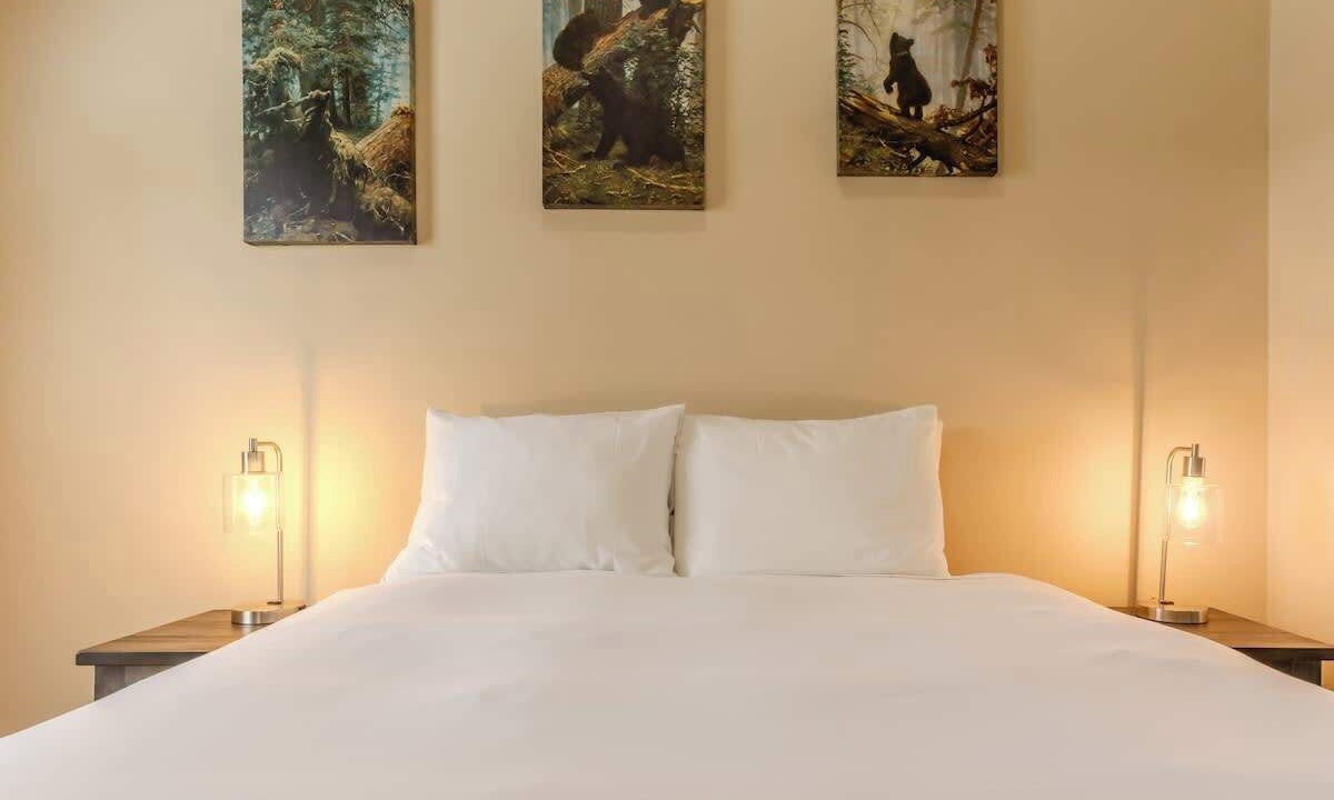 Photo of Bedroom in West Yellowstone